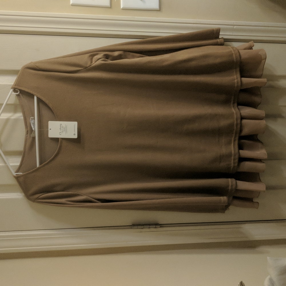Lady's plus size 3/4 sleeve Brown with bow detail and slitted with tool accents.